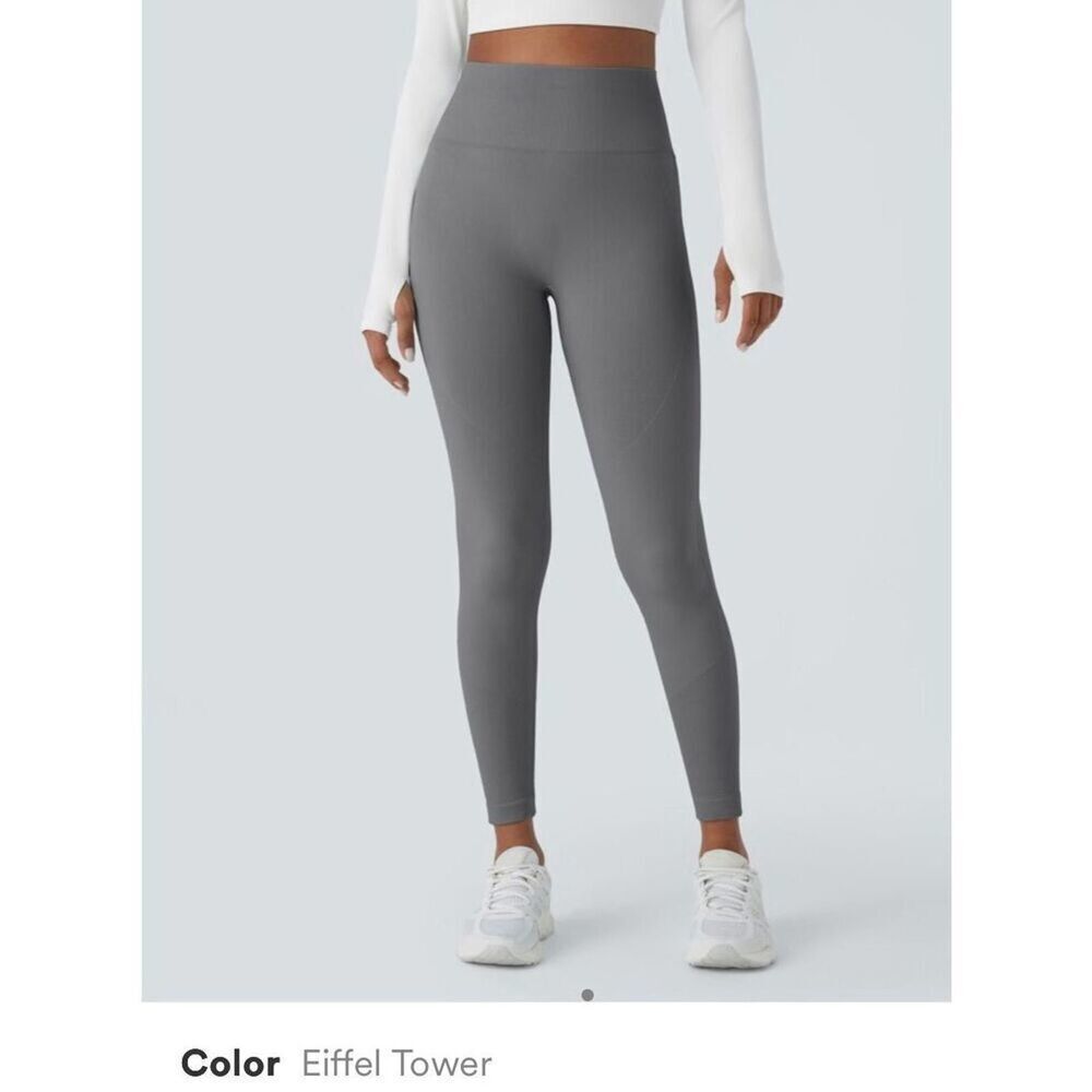 Brand New - Halara Women’s S 7/8  Seamless Flow Butt Lifting Leggings Eiffel Tow